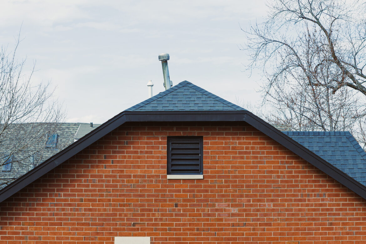 Stogdengių paslaugos: stogo įrengimas, remontas, renovacija ir priežiūra